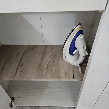 Viktor 2 Jacuzzi Apartment